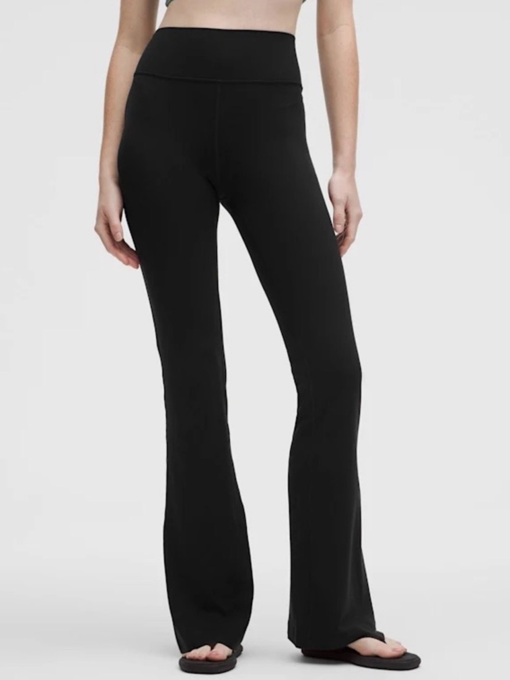 Lululemon Groove SHR Nulu Flare Pant Regular Black Size 4